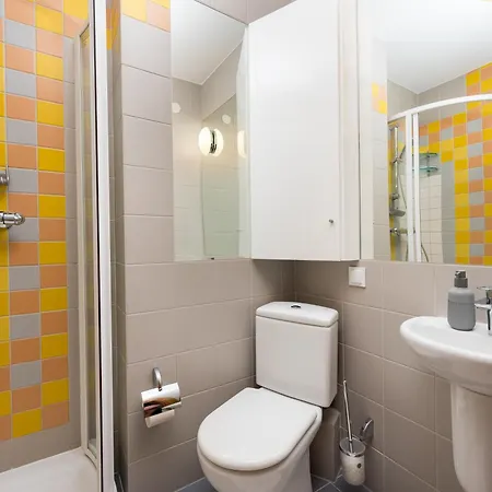 Metro Imielin 2-bedroom By Bookinghost Apartamento