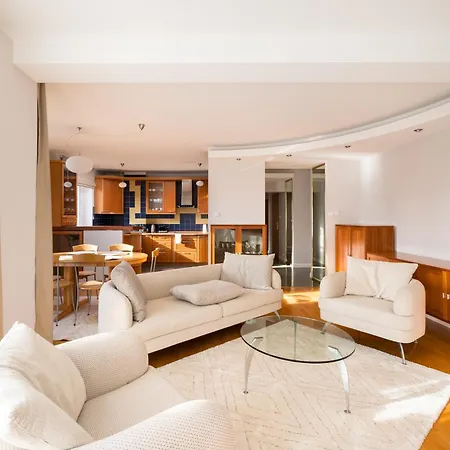 Metro Imielin 2-bedroom By Bookinghost Apartamento