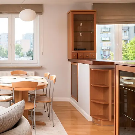 Metro Imielin 2-bedroom By Bookinghost