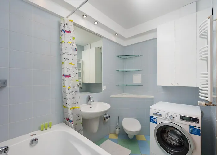 Metro Imielin 2-bedroom By Bookinghost * Varsóvia