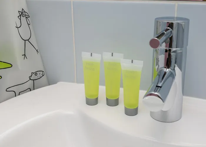 Metro Imielin 2-bedroom By Bookinghost Apartamento *