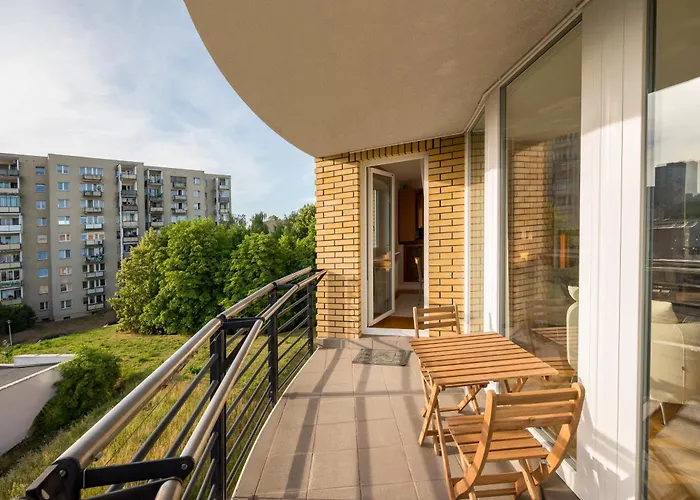 Metro Imielin 2-bedroom By Bookinghost