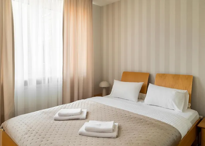 Metro Imielin 2-bedroom By Bookinghost *