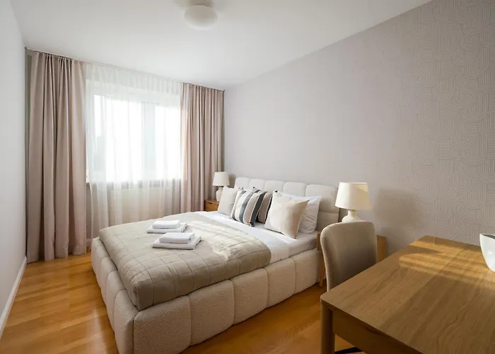 Apartamento Metro Imielin 2-bedroom By Bookinghost Varsóvia