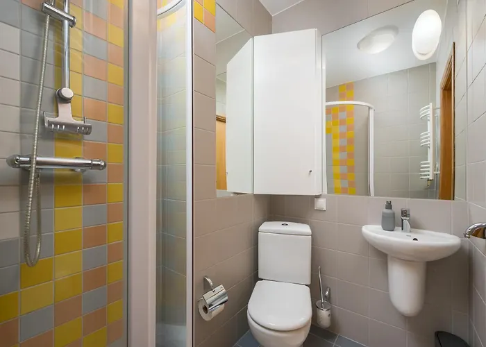 Metro Imielin 2-bedroom By Bookinghost Varsóvia