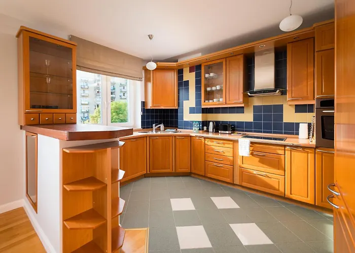 Metro Imielin 2-bedroom By Bookinghost Apartamento Varsóvia