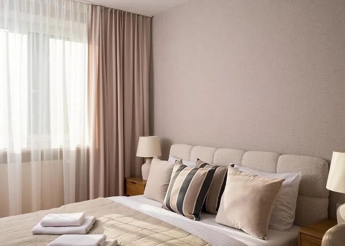 Metro Imielin 2-bedroom By Bookinghost Varsóvia