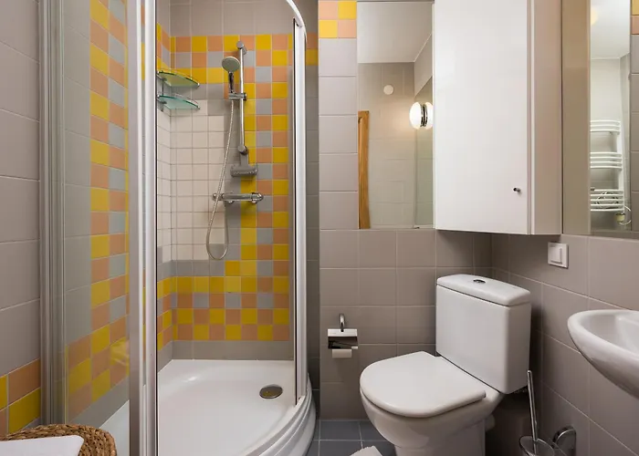 Metro Imielin 2-bedroom By Bookinghost * Varsóvia