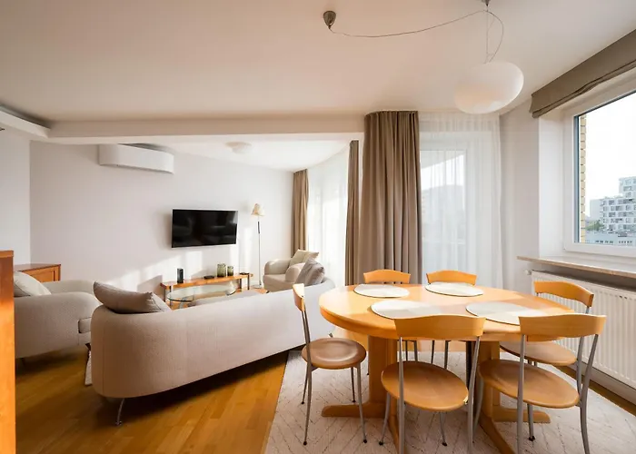 Metro Imielin 2-bedroom By Bookinghost Apartamento Varsóvia