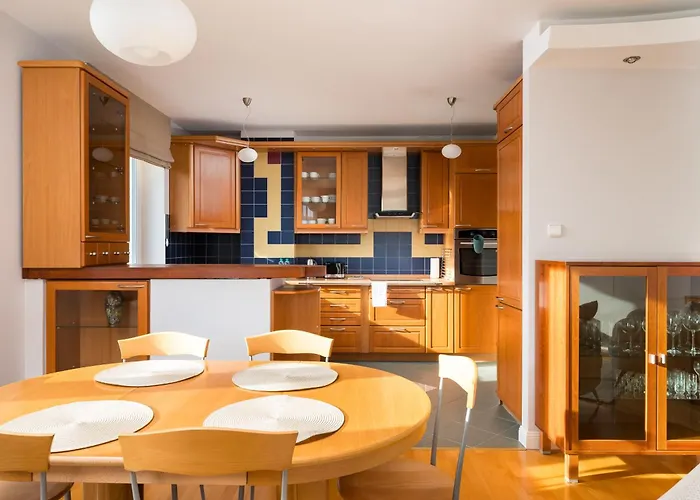 Metro Imielin 2-bedroom By Bookinghost * Varsóvia