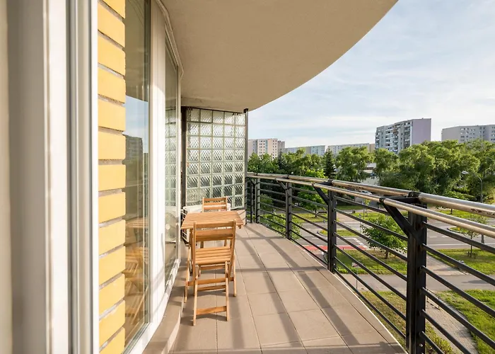 Apartamento Metro Imielin 2-bedroom By Bookinghost