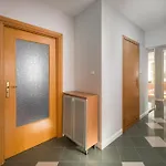 Metro Imielin 2-bedroom By Bookinghost * Warschau