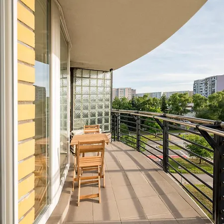 Διαμέρισμα Metro Imielin 2-bedroom By Bookinghost